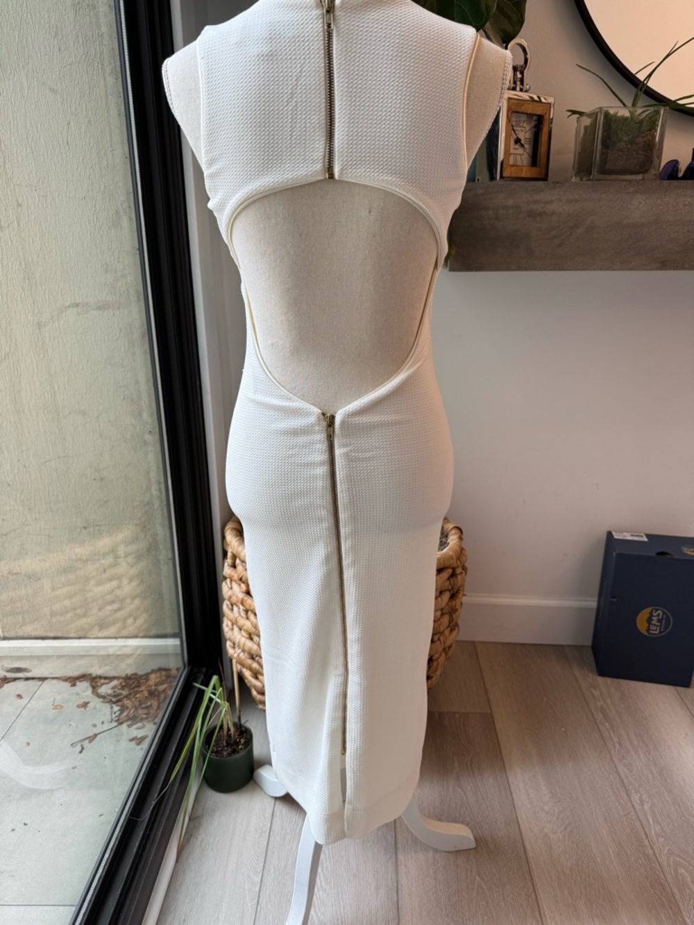 Dress the Population White Backless Sleeveless Midi Dress - Picture 3 of 3